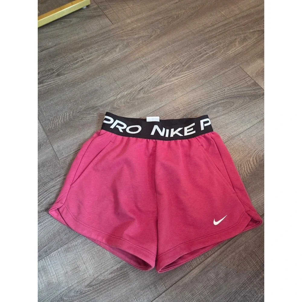 Nike Girls‎ shorts size small nwt